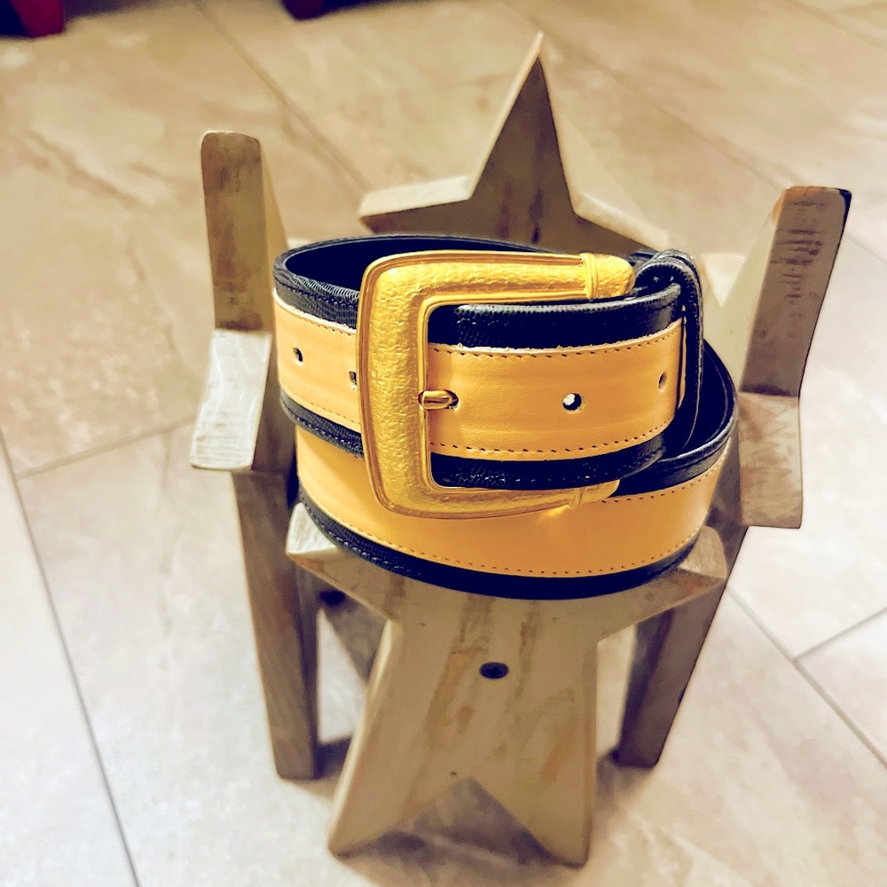 Vintage light tan, black and gold genuine  leather Carlisle belt 34 in xsmall